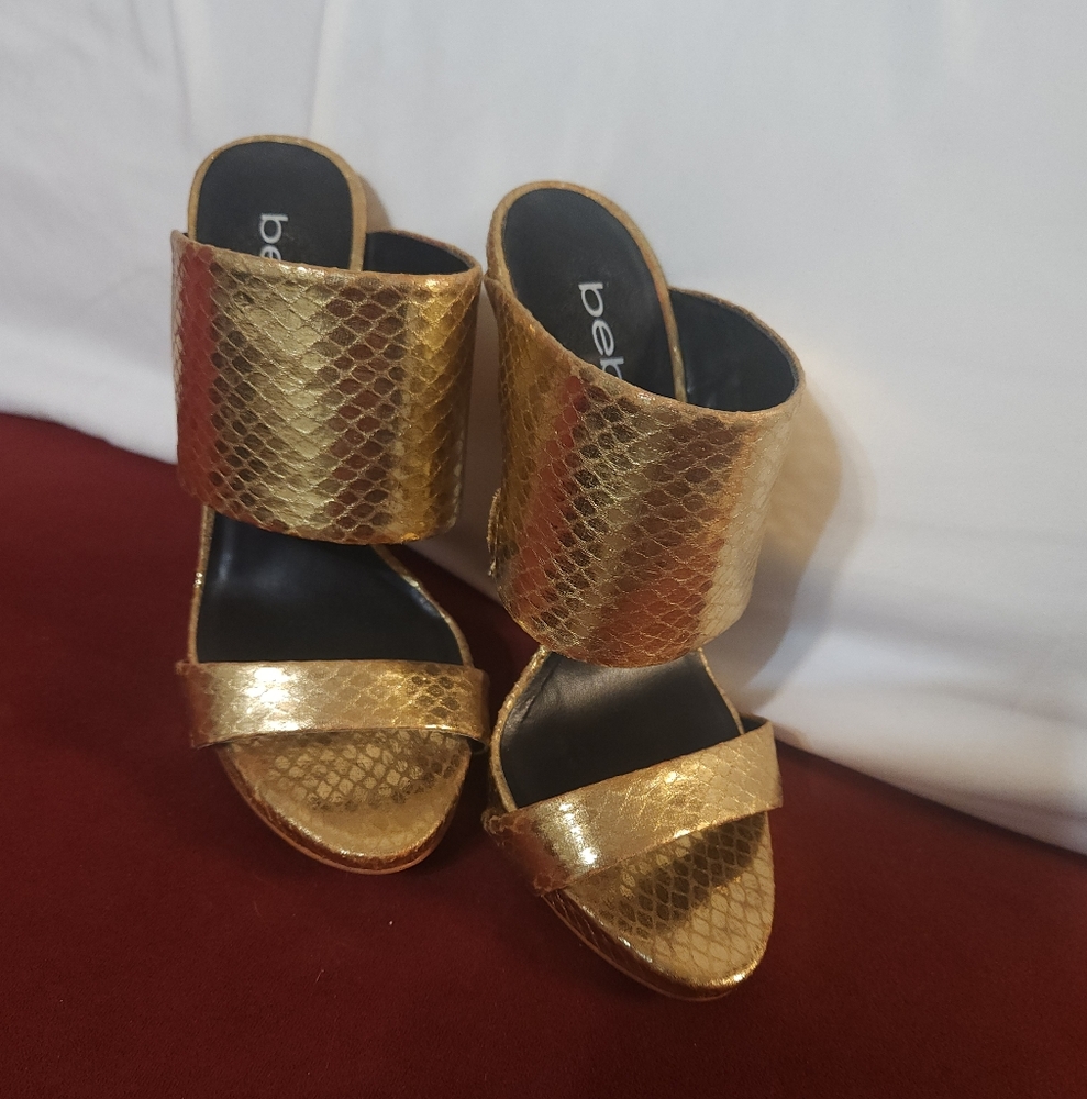 BEBE Glamorous Gold Stiletto Heels with Pointed Toe sz6 - Picture 4 of 10